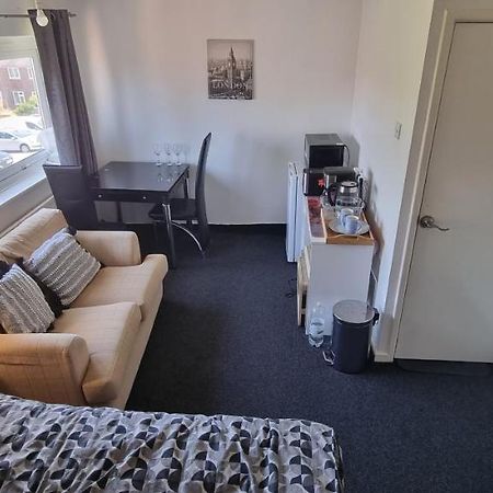Spacious Room With Kichenet Rotherham Exterior foto
